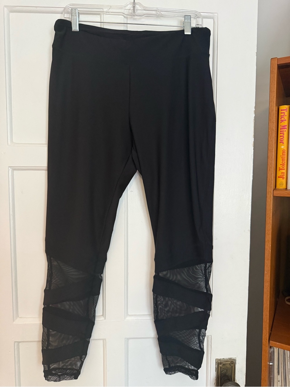Black Women’s-Detail Active Leggings